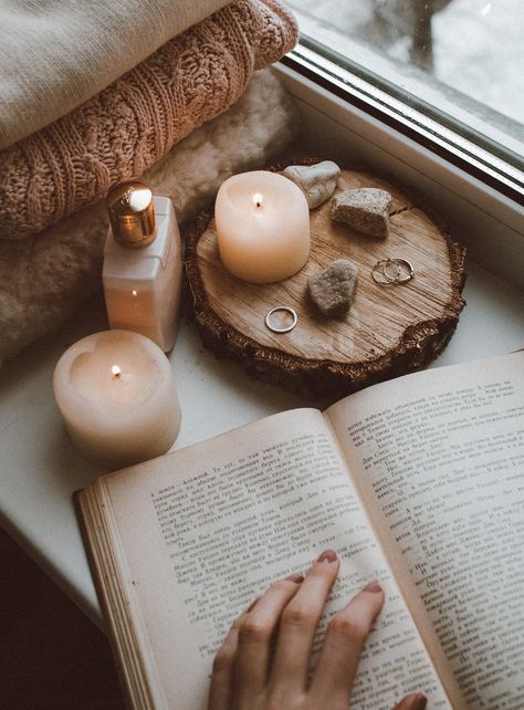 https://flic.kr/p/2cfp8iv | book Candle Aesthetic, Foto Tips, Cozy Aesthetic, Blogger Tips, Reading A Book, Beige Aesthetic, Coffee And Books, Brown Aesthetic, Alam Semula Jadi