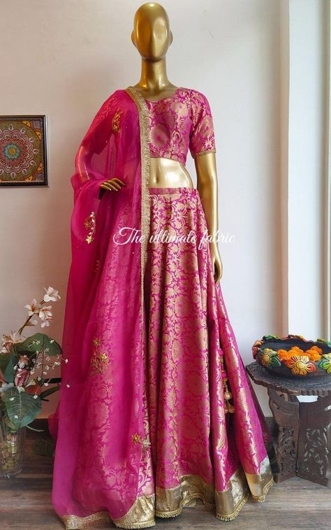 Pink Silk Lehenga, Banarsi Lehenga, Bridesmaid Dresses Indian, Pakistani Lehenga, Lehenga Bridesmaid, Brocade Lehenga, Indian Wedding Lehenga, Bridesmaid Lehenga, Silk Lehenga Choli