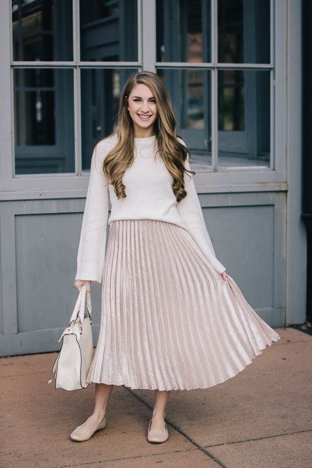 Satin crinkle midi skirt and cream sweater | Miss Madeline Rose Accordion Skirt Outfit Winter, Cream Pleated Skirt Outfit, Pink Pleated Skirt Outfit, Creme Outfits, Pleated Skirt Outfit Ideas, 90s Street Fashion, Accordion Skirt, Crinkle Skirt, Pleated Skirt Outfit