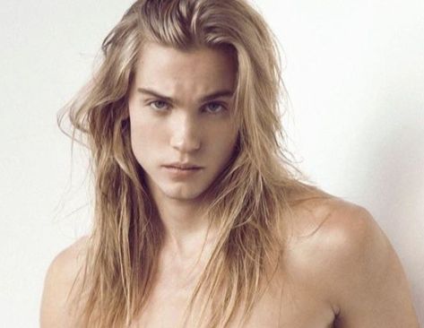 The handsome Emil Andersson
😍😍😍 Emil Andersson, Long Hair Styles Men, Character Portraits, Haircuts For Men, Male Models, Mens Hairstyles, Character Inspiration, Black Men, Black Hair