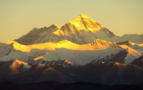 Golden Himalayas. The highest peak is the world's most elevated mountain, the Everest. Everest Mountain, Impasto Paintings, Golden Mountain, Teach Peace, Mt Everest, Painting Reference, Everest Base Camp, Event Poster Design, Mountain Wallpaper