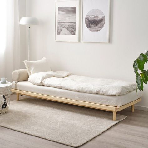 IKEA Sofas That Are Perfect For Naps — Lonny Banquette Ikea, Ikea Daybed, Divan Cama, Day Bed Frame, Cama Ikea, Sofa Daybed, Modern Daybed, Ikea Bed, Ikea Sofa