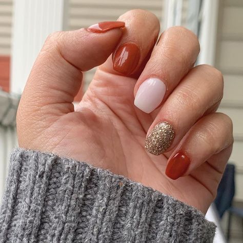 Really Short Fall Nails, Sns Fall Colors, Fall Nails At Home, Diy Fall Nails Easy, Very Short Acrylic Nails Square, Fall Pedicures, Square Nail Ideas, Fall Wedding Nails, Happy First Day Of Fall