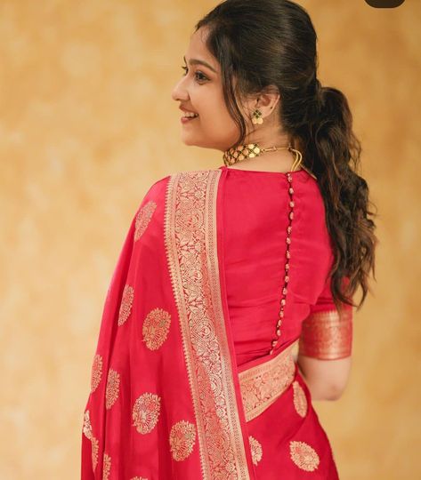 Red Designer Saree, Pink Designer Saree, White Blouse Designs, Formal Women, New Saree Blouse Designs, Traditional Blouse Designs, Latest Model Blouse Designs, New Blouse Designs, Sari Blouse Designs