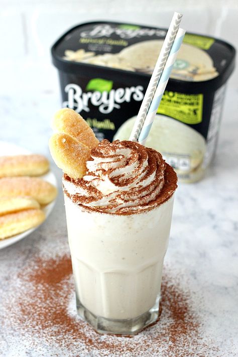 Tiramisu Shake, Tiramisu Milkshake, Blendjet Recipes, Orange Julius Smoothie, Orange Julius, Milkshake Recipe, Recipe Sweet, Milkshake Recipes, Favorite Recipes