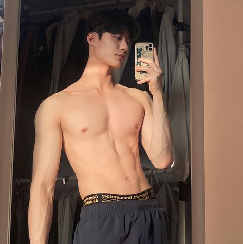 Soft Abs Men, Random Port, Rpw Boy, Ideal Male Body, Men Abs, Body Reference Poses, Anime Guys Shirtless, Photo Editing Tutorial