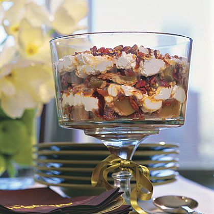 This decadent turtle trifle gets its flavor inspiration from classic turtle candy and features marscapone cheese, whipping cream, vanilla, pecan pie chunks, toasted pecans, and fudge cand caramel toppings. Turtle Trifle, Pecan Pie Trifle, Caramel Toppings, Oreo Trifle, Marscapone Cheese, Chocolate Fudge Topping, Turtle Candy, Trifle Dessert Recipes, Trifle Dish