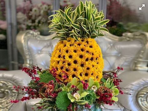 Yellow Flower Arrangements, Unique Flower Vases, Flowers Arrangements, Fresh Flowers Arrangements, Unique Flower, Trending Haircuts, Yellow Flower, Ikebana, Flower Arrangement