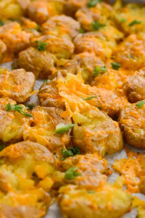 Cheesy Smashed Red Potatoes, Cheesy Sliced Potatoes, Cheesy Smashed Potatoes Baked, Cheesy Mini Potatoes, Baby Smashed Potatoes, Cheesy Smashed Potatoes, Baby Dutch Yellow Potatoes Recipes, Smash Potatoes Recipe, Mini Potatoes Recipe