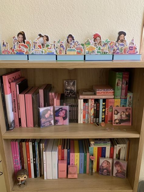 Red Velvet Collection Shelf, Blackpink Room, Pop Shelves, Album Blackpink, Manifesting 2023, Kpop Shelf, Album Kpop, Album Aesthetic, Kpop Collection