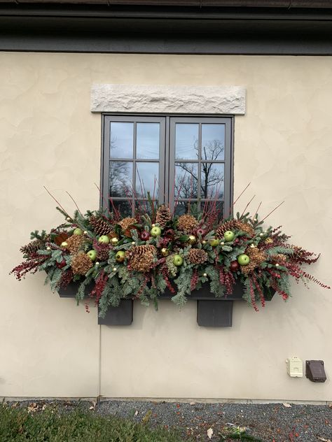 Christmas Window Boxes, Winter Window Boxes, Fall Window Boxes, Ornamental Cabbage, Summer Window, Winter Planter, Window Box Flowers, Christmas Planters, Winter Window