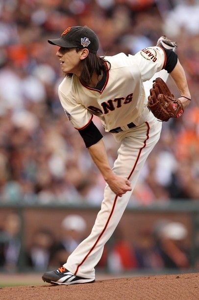 Tim Lincecum. Half Filipino Anatomy Sketchbook, Famous Baseball Players, Half Filipino, Cincinnati Reds Baseball, Baseball Pitcher, 일본 패션, Baseball Guys, Studio Poses, Sandlot