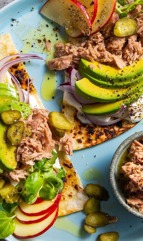 This cheat’s tuna flatbread can be ready in 10 minutes | Woolworths.co.za Marie Rose Sauce, Grilled Mackerel, Salmon Steak, Red Onion Salad, Watercress, Grilled Salmon, Cooking Instructions, Quick Snacks, Gluten Free Bread