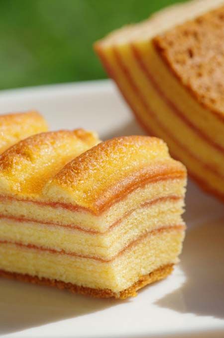 Homemade Baumkuchen Tart | Foodal.com Baumkuchen Recipe, Kuih Lapis, Chocolate Icing Recipes, Chocolate Icing, Icing Recipe, Sweets Desserts, Cakes And More, Cake Desserts, Baking Recipes