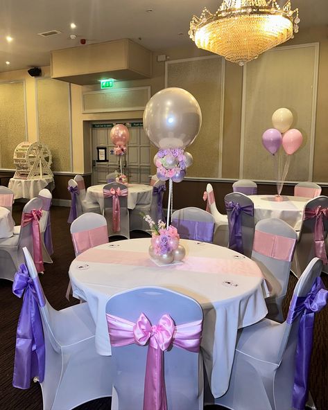 💗Tulle Clusters. 💗Bespoke Stands. 💗Personalised Floral Easel. 💗Sweet Carousel. 💗Chair Covers & Sashes by our @mandyspartys ✨ Chair Covers, Carousel, Bespoke, Floral