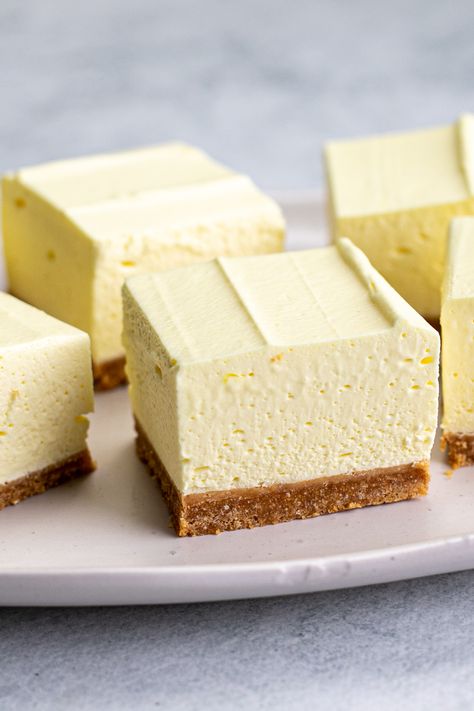 Flummery Recipe, No Bake Lemon Desserts, Cheesecake Slices, Cakes Slices, Sweet Slices, No Bake Slices, Cake Recipe Easy, Lemon Cheesecake Recipes, Lemon Dessert Recipes