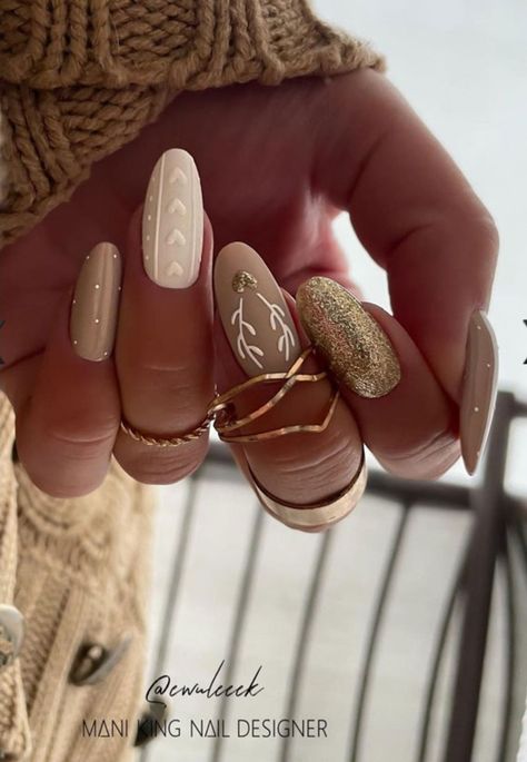 Winter Nails Matte, Rodeo Nails Westerns, Matte Nude Nails, Christmas Holiday Nails, Wedding Nails Almond, Rodeo Nails, King Nails, Bear Nails, Wedding Nails Bridesmaid