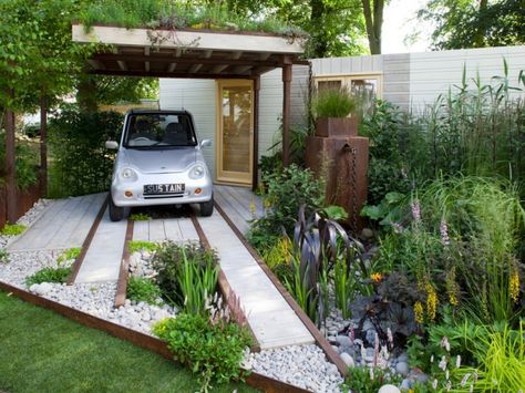 Love this green driveway from the RHS Flower Show at Tatton Park Small Front Gardens, Front Gardens, Small Front Yard, Front Garden Design, Pergola Attached To House, British Flowers, Deck With Pergola, Pergola Plans, Pergola Designs