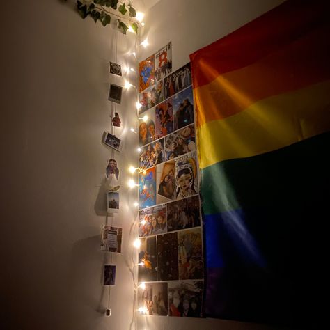 Queer Rooms, Pride Flags Aesthetic, Pride Flag Bedroom Aesthetic, Flags On Wall, Pride Bedroom Ideas, Flags In Bedroom, Pride Flag Bedroom, Dbh Oc, Alternative Room Aesthetic