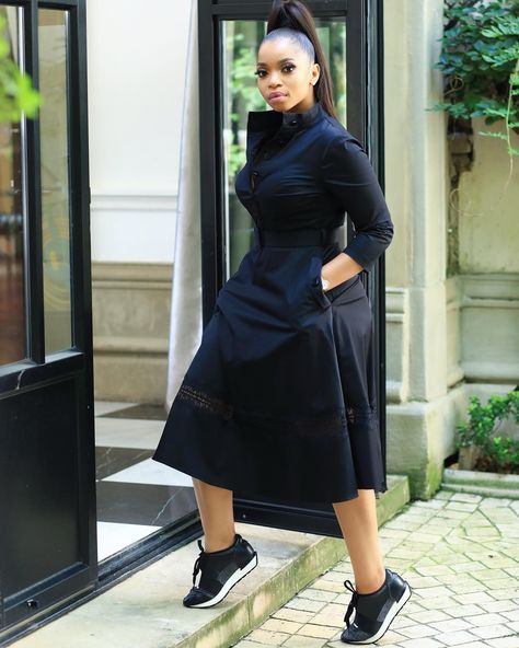 Rome Summer, Dress And Sneakers, Fashion 1980s, Shweshwe Dresses, Fashion 70s, Beautiful Black Dresses, Dresses Classy, Elegant Dresses Classy, African Fashion Modern