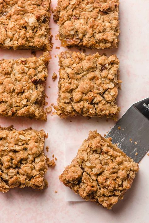 Rhubarb Squares Oatmeal Bars, Rhubarb Oatmeal Bars Recipes, Amish Oatmeal Rhubarb Bars, Rhubarb Oatmeal Cookies, Rhubarb Ideas, Rhubarb Oatmeal Bars, Rhubarb Bars Recipes, Rhubarb Squares, Rhubarb Dream Bars