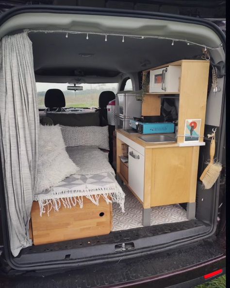 Ikea keukentje Ikea Campervan, Minivan Living, Car Camping Organization, Minivan Camper, Minivan Camper Conversion, Suv Camper, Camper Interior Design, Minivan Camping, Truck Bed Camping