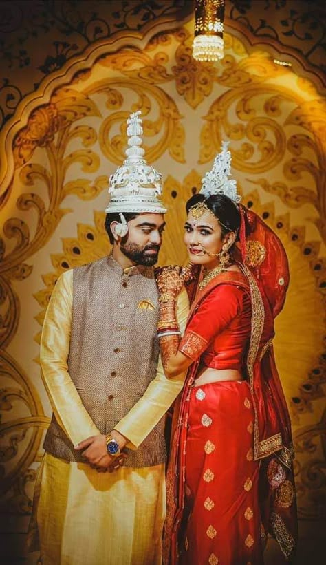 Bengali Wedding Couple Poses Photography, Bengali Wedding Couple Poses, Bengali Couples Photography, Bengali Wedding Couple, Duet Photo, Bengali Groom, Bengali Wedding Photography, Groom Shoot, Bengali Couple