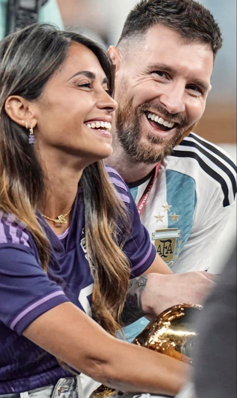 Messi And Wife, Antonella Messi, Lionel Messi Family, Antonella Roccuzzo, Footballers Wives, Fc Barcelona Wallpapers, Football Wags, Lionel Messi Wallpapers, Messi Photos