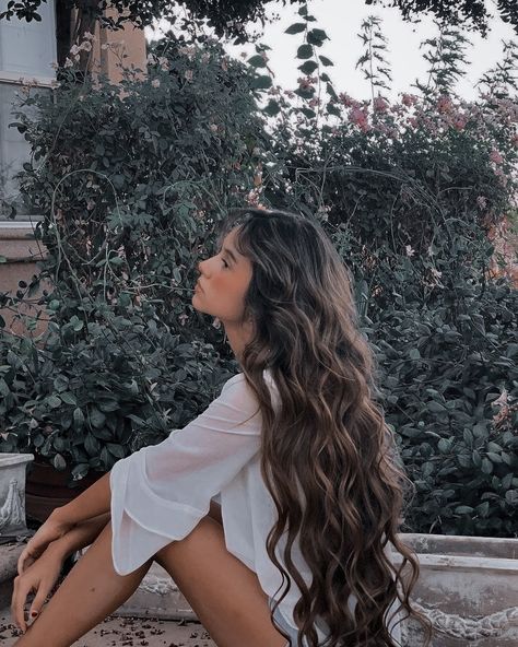 Long Wavy Hair Pictures, Healthy Long Brown Hair Aesthetic, Long Natural Wedding Hair, Long Loose Curls Natural, Long Curly Hair Brunette, Long Beautiful Curly Hair, Dark Brown Curly Hair Pale Skin, Long Hair Esthetics, Long Wavy Brunette Hair Natural