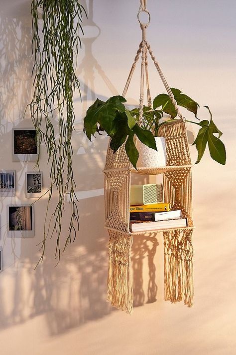 Hanging Shelf Macrame, Macrame Nightstand, Macrame Corner Shelf, Macrame Shelf Hanger, Crochet Pictures Art Wall Hangings, Crochet Hanging Shelf, Macrame Functional, Macrame Shelf Diy, Crochet Shelf