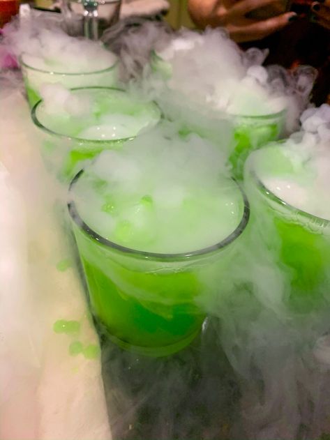 How to Safely Use Dry Ice in Drinks – The Rose Table Haunted Mansion Drinks, Haunted Mansion Food Ideas, Dry Ice Halloween Drinks, Dry Ice Halloween, Halloween Punch Bowl, Dry Ice Cocktails, Haunted Mansion Party, Dry Ice Drinks, Disney Nights