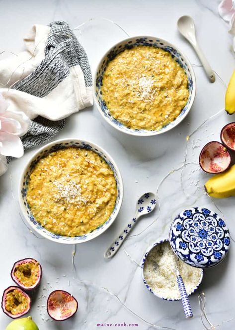 Banana coconut and passion fruit oatmeal. Sweet banana coconut porridge with slightly sour and exotic tasting passion fruit. Fruit Oatmeal, Coconut Porridge, Passionfruit Recipes, Coconut Oatmeal, Apple Pancakes, Apple Oatmeal, Spiced Pear, Fruit Breakfast, Banana Coconut