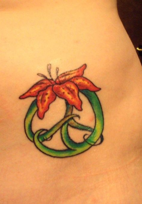 2000s Tattoo Ideas, Peace Sign Tattoos, Indie Tattoo, Earthy Tattoos, Peace Tattoos, Chest Tattoo Ideas, Green Tattoos, Hippie Tattoo, Chest Hair