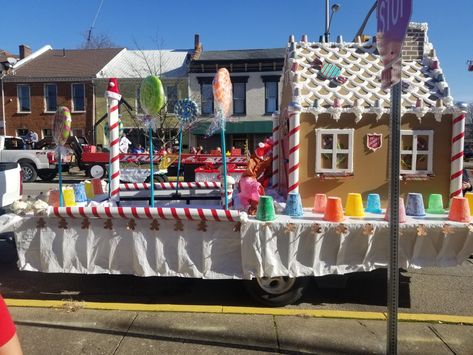 Created by The Salvation Army Madison Corps. Smoking chimney and Bose music system Christmas Floats Parade Ideas, Candy Land Float, Float Themes, Parade Float Diy, Homecoming Float Ideas, Christmas Parade Float Ideas, Christmas Floats, Church Event Ideas, Christmas Parade Ideas