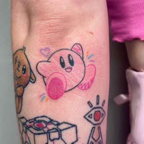 #nintendo #tattoo #kirby #kirbyfanart #pink #kawaii #crayon #crayontattoo #nintendogamer #gamer Kirby Flash Tattoo, Video Game Flash Tattoo, Kirby Tattoo Small, Nintendo Tattoo Ideas, Chibi Tattoo, Nintendo Tattoos, Crayon Tattoo, Kirby Tattoo, Nintendo Tattoo