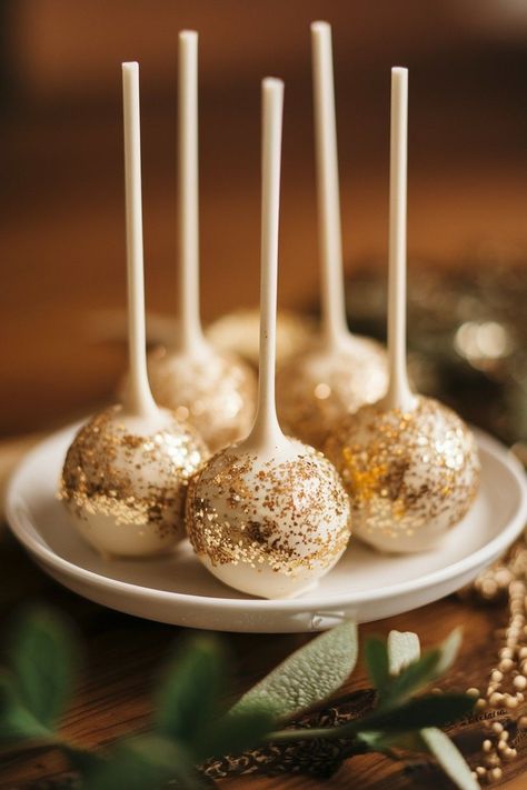 Looking for Cake Pop Ideas? Use glossy coatings to give your cake pops a professional and elegant shine. Great Gatsby Cake Pops, New Years Eve Cake Pops, New Year’s Eve Cake Pops, Gatsby Cake Pops, Candy Corn Cake Pops, Pineapple Cake Pops, Funfetti Cake Pops, Bridal Shower Cake Pops, Great Gatsby Cake