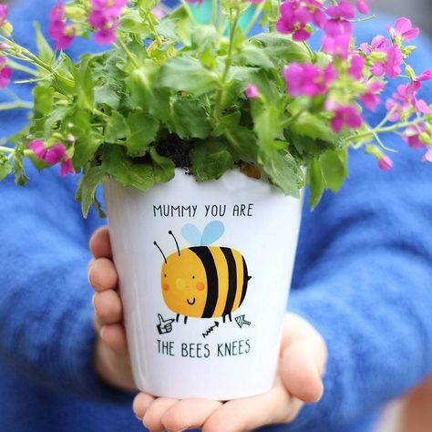 Painting Jars, Pots Painting, Lighthouse Crafts, Terra Cotta Pot Crafts Diy, Planting For Kids, The Bees Knees, Flower Pot People, Craft Projects For Adults, Mother's Day Gift Card