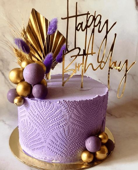 40th Birthday Ideas For Women Purple, Lilac Cake Ideas, Purple Birthday Cake For Women, Purple Birthday Party Ideas For Women, Ube Cake Design, Purple Cake Design, Lilac Birthday Cake, Purple Cake Designs Birthday, Purple Bday Cake