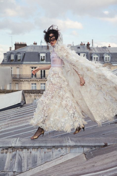 Leo Faria Captures Renata Scheffer in Dior Haute Couture For Elle Brazil Dior New Look, Rooftop Photoshoot, Fashion Tops Blouse, Dior Haute Couture, Dior Couture, Fashion Photography Editorial, Women's Summer Fashion, Fashion Shoot, Editorial Photography