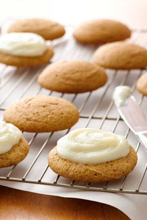 Super-easy pumpkin cookies with just 5 ingredients! Pumpkin Spice Sugar Cookies, Pumpkin Cookies Easy, Country Sayings, Spice Sugar Cookies, Dessert Light, Pumpkin Sugar Cookies, Homemade Foods, Pillsbury Recipes, Sugar Cookie Dough