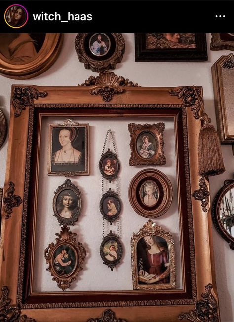 Cool Ways To Hang Pictures, Diy Victorian Picture Frame, Decorated Photo Frames, Antique Picture Frames On The Wall, Old Picture Frame Ideas, Things To Frame, Family Photo Display Ideas, 1930s Living Room Ideas, 1930s Living Room