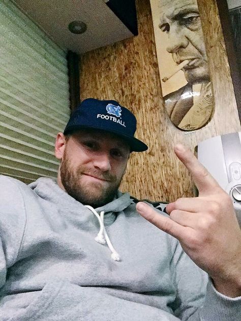 Chase Rice Selfie, Chase Rice Lyrics, Old Man Pictures, Man Pictures, Chase Rice, Best Country Singers, Country Singer, Country Music Singers, Cool Countries