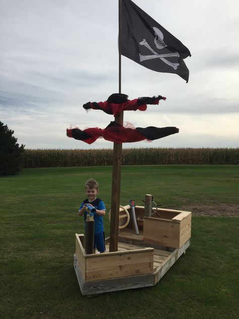 Play Ship Outdoor, Backyard Pirate Ship, Treasure Maps For Kids, Pirate Ship Playhouse, Pirate Halloween Decorations, Toddler Playhouse, John Boats, Pirate Treasure Maps, Backyard Ideas For Small Yards