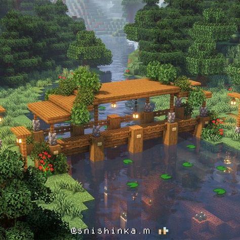 Oak Builds Minecraft, Road Ideas Minecraft, Minecraft Oasis Ideas, Cute Minecraft World, Ponte Minecraft, Minecraft Yard Ideas, Minecraft Outside Decor Ideas, Minecraft Projects Ideas, Minecraft Backyard