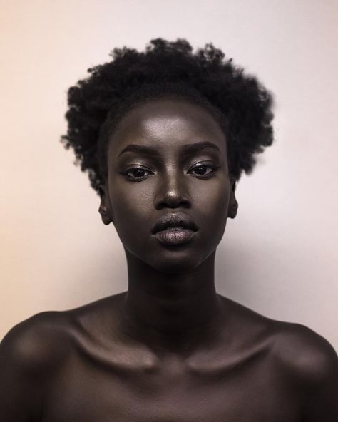 Anok Yai, Dark Skin Beauty, Dark Skin Women, Monica Bellucci, African Beauty, Beauty Videos, Black Is Beautiful, Beauty Skin, Natural Makeup