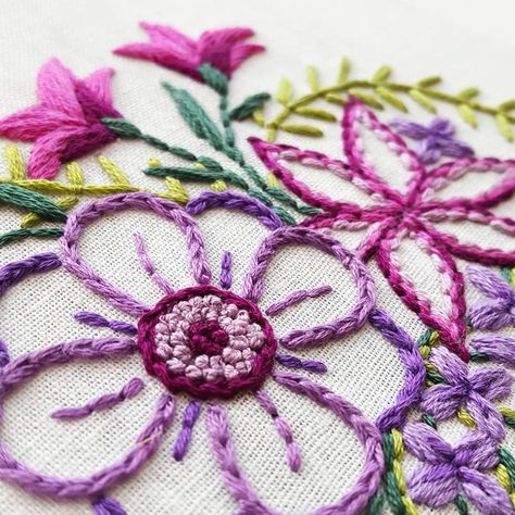 How many stitches do you see? New pattern available through the latest edition of @taprootmag! Embroidery Sashiko, Ribbon Embroidery Tutorial, Hand Embroidery Videos, Bead Embroidery Patterns, Embroidery Videos, Hand Embroidery Projects, Embroidery Designs Fashion, Personalized Embroidery, Hand Embroidery Design