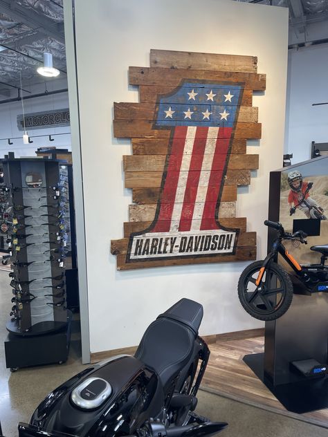 Harley Davidson Office Ideas, Harley Davidson Decor, Harley Davidson Crafts, Man Cave Stuff, Harley Davidson Signs, New House Build, Garage Man Cave, Garage Art, Bar Room