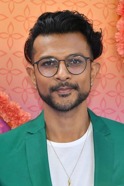 Utkarsh Ambudkar is an American actor, rapper and singer. He portrays Manish Kulkarni on Netflix's Never Have I Ever. Utkarsh Ambudkar at the Internet Movie Database Follow Utkarsh Ambudkar (@utktheinc) on Instagram Follow Utkarsh Ambudkar (@utktheinc) on Twitter Utkarsh Ambudkar, Pitch Perfect 2012, Ghost Shows, The Mindy Project, Tv Tropes, Never Have I Ever, Street Kids, Hair Flip, Lin Manuel Miranda