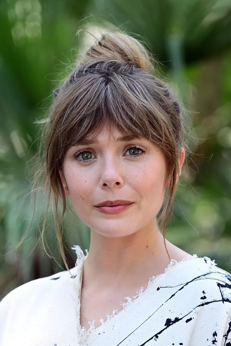 24 Fringe Haircuts Inspired by Celebrities Bottle Neck Bangs Hair, Types Of Bangs, Growing Out Bangs, Hair Tricks, Bangs For Round Face, Long Haircuts, Lizzie Olsen, Silver Foxes, Bangs With Medium Hair