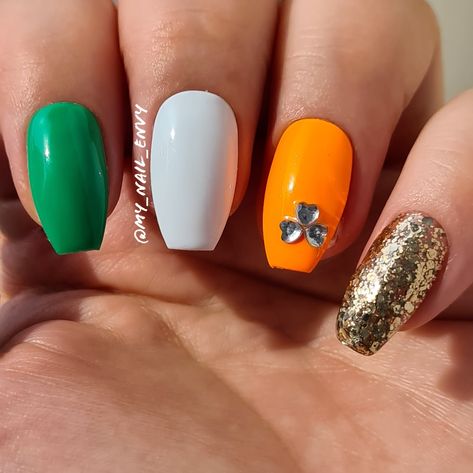 St Pats Nails Art Designs, Irish Inspired Nails, Irish Flag Nails, St Pats Nails, Green And Orange Nails, Patrick Nails, Shamrock Nails, Irish Nails, Halo Nails